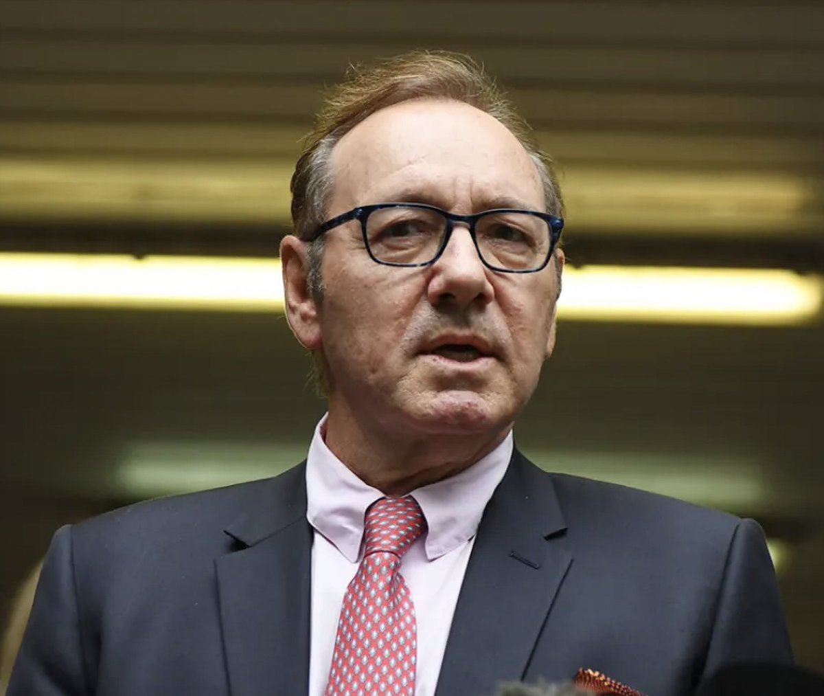 Variety's tweet image. Kevin Spacey says he is homeless and "living in hotels and Airbnbs." He's just waiting for Hollywood to welcome him back. 

“We are in touch with some extremely powerful people who want to put me back to work. And that will happen in its right time. But I will also say what I…