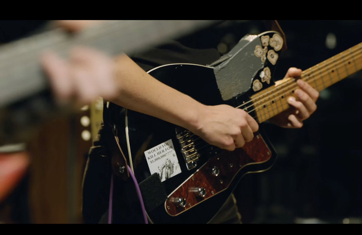 One kinda nice thing about the very popular band becoming very popular is an appreciation of Reverend guitars which I always thought were v underrated