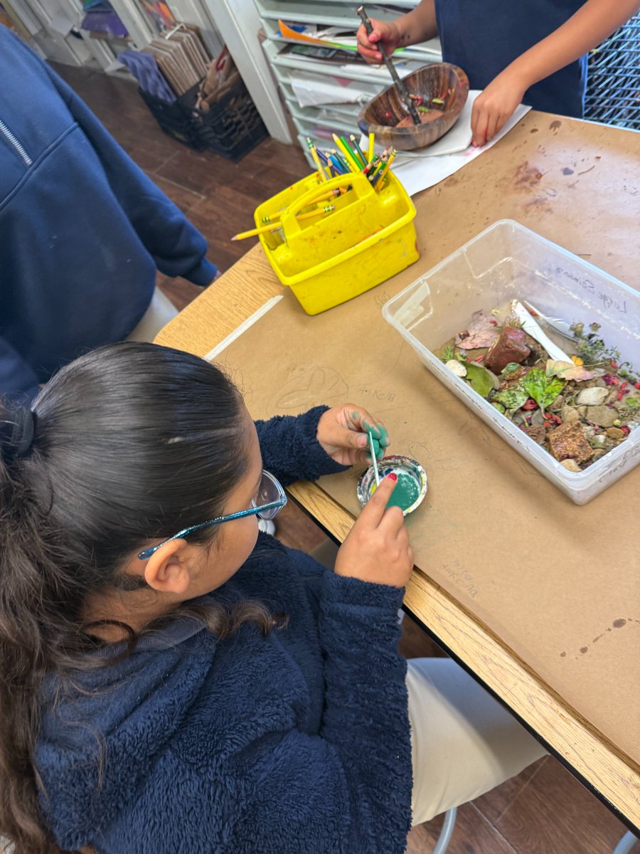 rbcsnj's tweet image. History comes to life in 4th grade! 🎨 Our &apos;Cro-Magnon&apos; students created pigments from collected natural materials to make their own cave paintings — just like early humans!
.
.
.
#RedBank #CharterSchool #RBCS #BlueStorm #ElementarySchool #TakingTheWorldByStorm