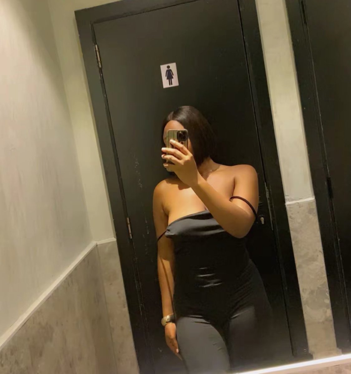 lawrenn___'s tweet image. Hi 👋 my name is lawrencia , a product designer , A basic prototype of an e-commerce landing page to help users have a smooth experience while shopping Essentia personal care  
if this post appear on your TL , help me retweet