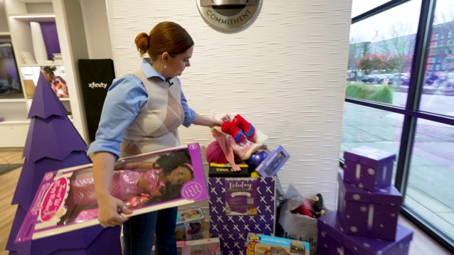 We’re proud to see our fellow Comcasters, Kiwa Nadas and Mogammad Abader, featured on KING5-NBC sharing how Comcast is partnering with Mary’s Place to make a difference. Together, we can bring warmth and joy to families this season. #IWorkForComcast comca.st/4oQzKHF