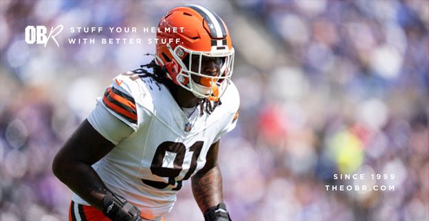 The Cleveland #Browns have reportedly agreed to a contract extension with defensive end Alex Wright --&gt; 247sports.com/nfl/cleveland-…