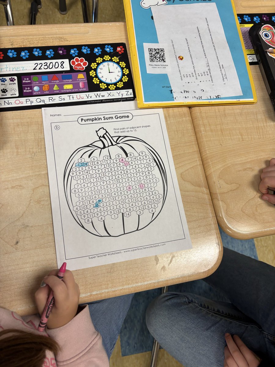 arsweenzzs's tweet photo. Practicing sums to 15!  
@slitmanhall @myers5enough @WTBobcats https://t.co/barKxEjOsm
