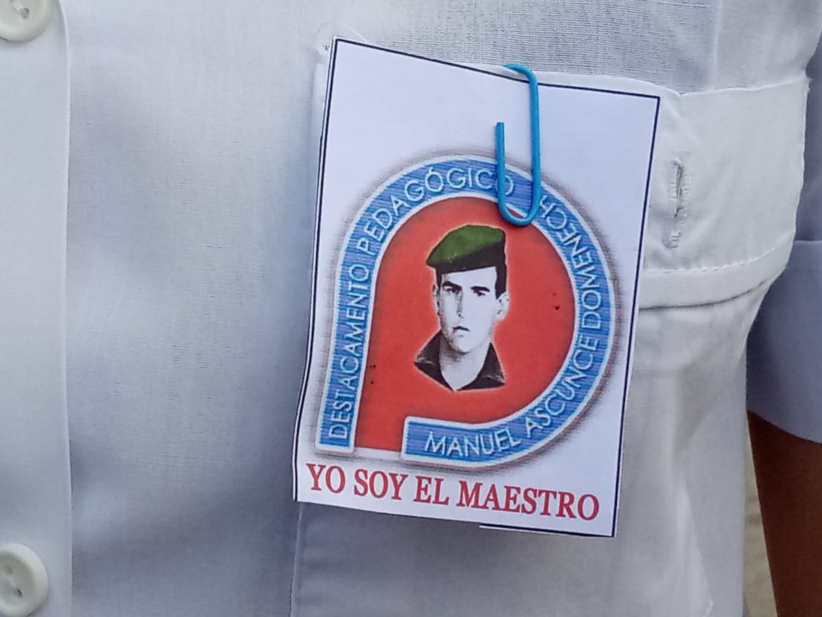 Abanderamiento del Destacamento Pedagógico en el centro mixto Rafael Guerra Vives #Céspedes #Camagüey  #100AñosConFidel #MaestroCamagüey <a href="/CamagueyDPE/">DPE Camagüey</a> <a href="/DmeCespedes7712/">DME Carlos Manuel de Céspedes</a> <a href="/SuarezCLoreley/">Loreley Suárez Capdevila</a> <a href="/JorgeSutil2/">Jorge Sutil S</a> <a href="/WalterNoris/">Walter Simon Noris</a> <a href="/DiazCanelB/">Miguel Díaz-Canel Bermúdez</a>