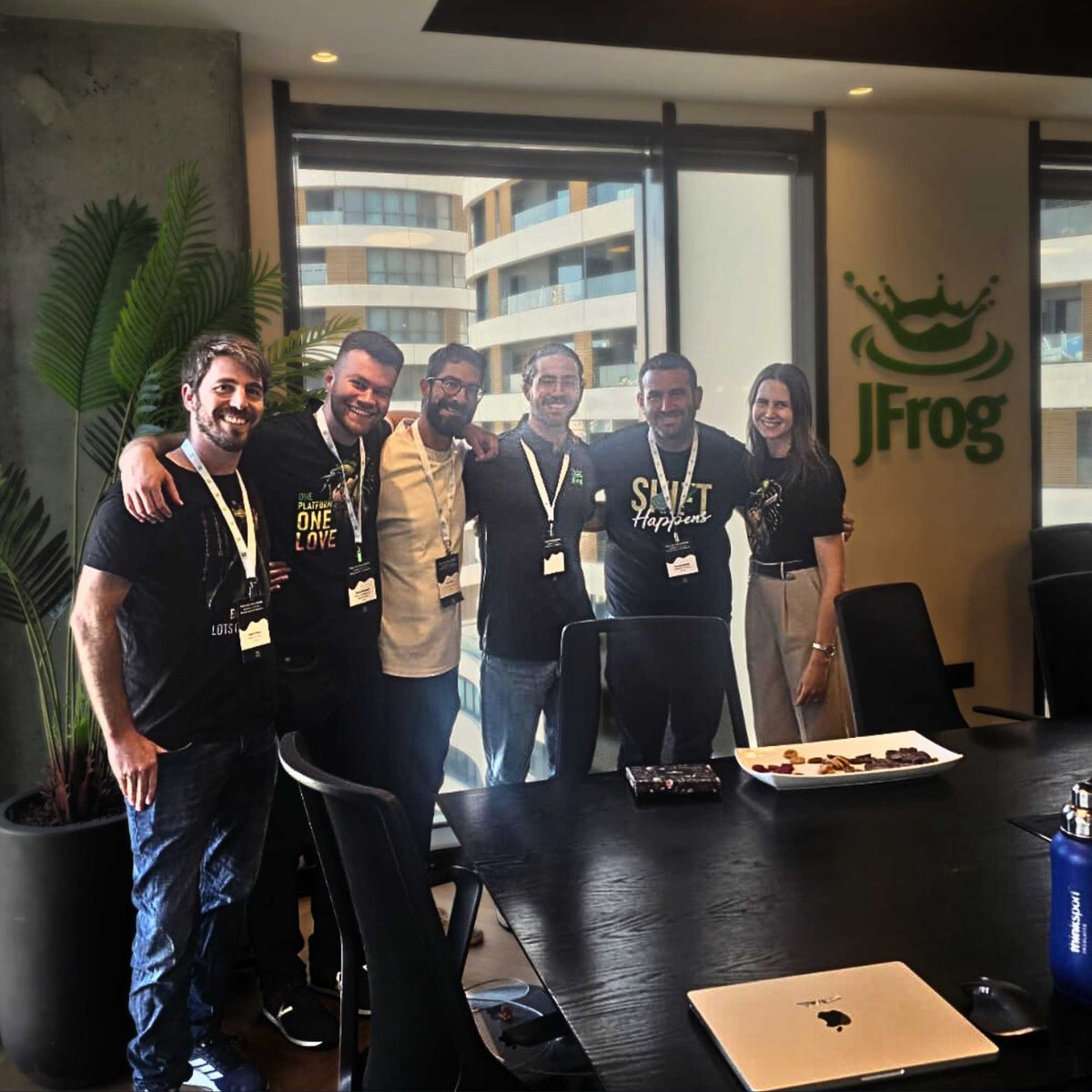 jfrog's tweet image. Incredible discussions at the JFrog Executives Roundtable in #TLV yesterday! 🐸✨

We focused on &quot;Building Trust from Development to Production,&quot; tackling key issues like:
🛡️ Securing the #SoftwareSupplyChain
☁️ Code to cloud security &amp;amp; traceability
🤖 #DevSecOps &amp;amp; #MLOps attack…