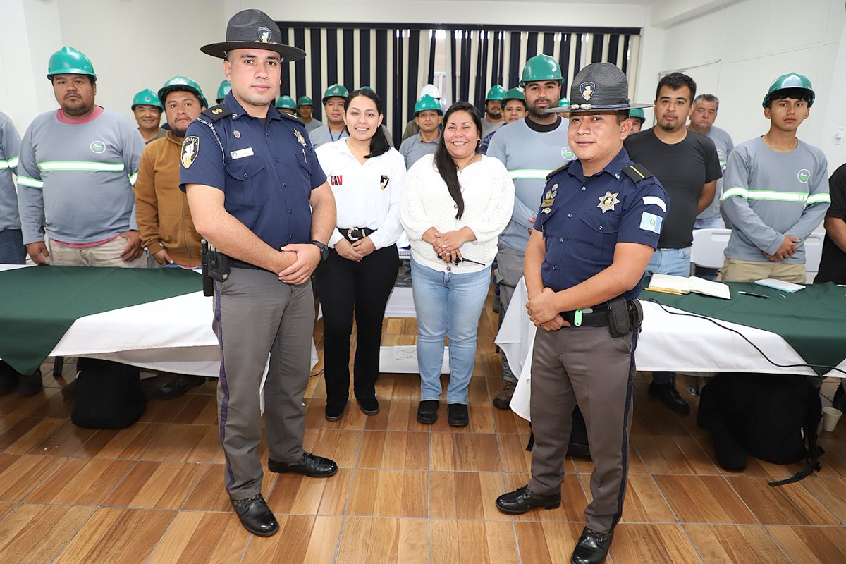 ProvialOficial's tweet image. PROVIAL e INTERFISA se unieron para fortalecer la seguridad vial con formación para 25 colaboradores: señales, riesgos al volante, tiempos de reacción y conducción responsable.

Somos PROVIAL, Proteger y Servir.

#SeguridadVial #PROVIAL #Prevención #CeroAccidentes