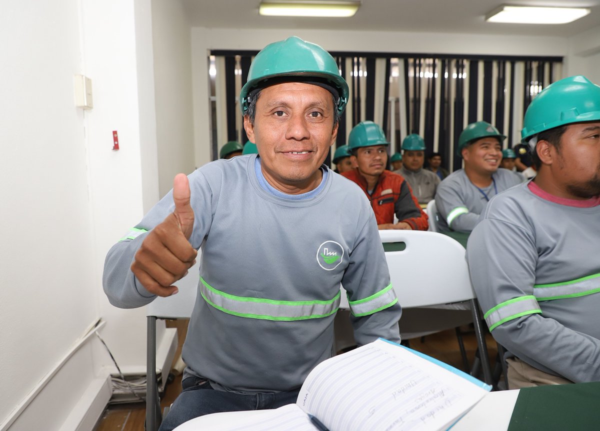 ProvialOficial's tweet image. PROVIAL e INTERFISA se unieron para fortalecer la seguridad vial con formación para 25 colaboradores: señales, riesgos al volante, tiempos de reacción y conducción responsable.

Somos PROVIAL, Proteger y Servir.

#SeguridadVial #PROVIAL #Prevención #CeroAccidentes