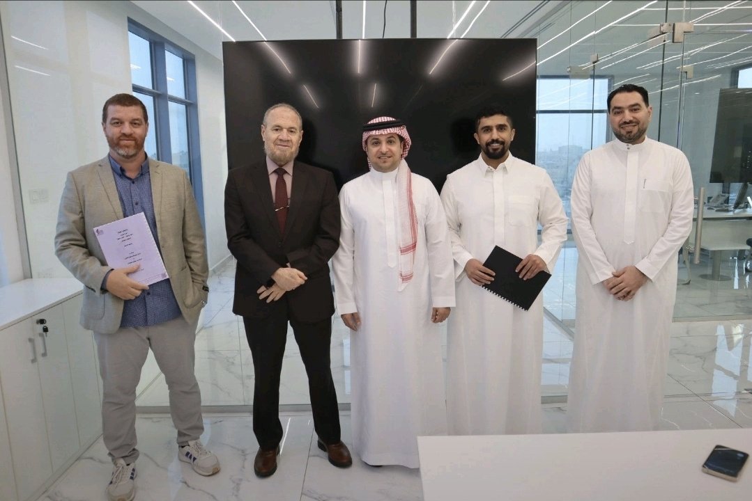 Dmm_projects's tweet image. توقيع عقود تنفيذ مشروع #ليان السكني في #الدمام على مساحة تفوق 44 الف متر مربع في موقع استراتيجي عند تقاطع شارع الملك سعود مع طريق الجبيل باستثمارات تفوق 300 مليون ريال ويحتوي المشروع على أكثر من 800 وحدة سكنية ضمن مجتمع سكني راقي يضم حدائق وملاعب رياضية ونادي صحي وخدمات متنوعة .