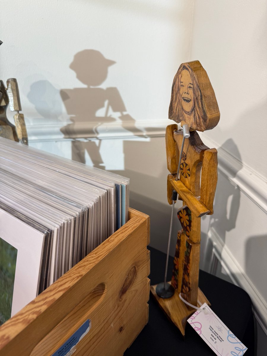 dodgecountyarts's tweet photo. Would you? Or is it wood you?  We have many wood carvers in residence at the DCCA.   Shop here first to find a unique gift for a friend, coworker, relative, or better yet, yourself.

Receipts over $25 can be turned into the Chamber for a free prize &amp; be entered in a drawing. https://t.co/Y3pATubiuL