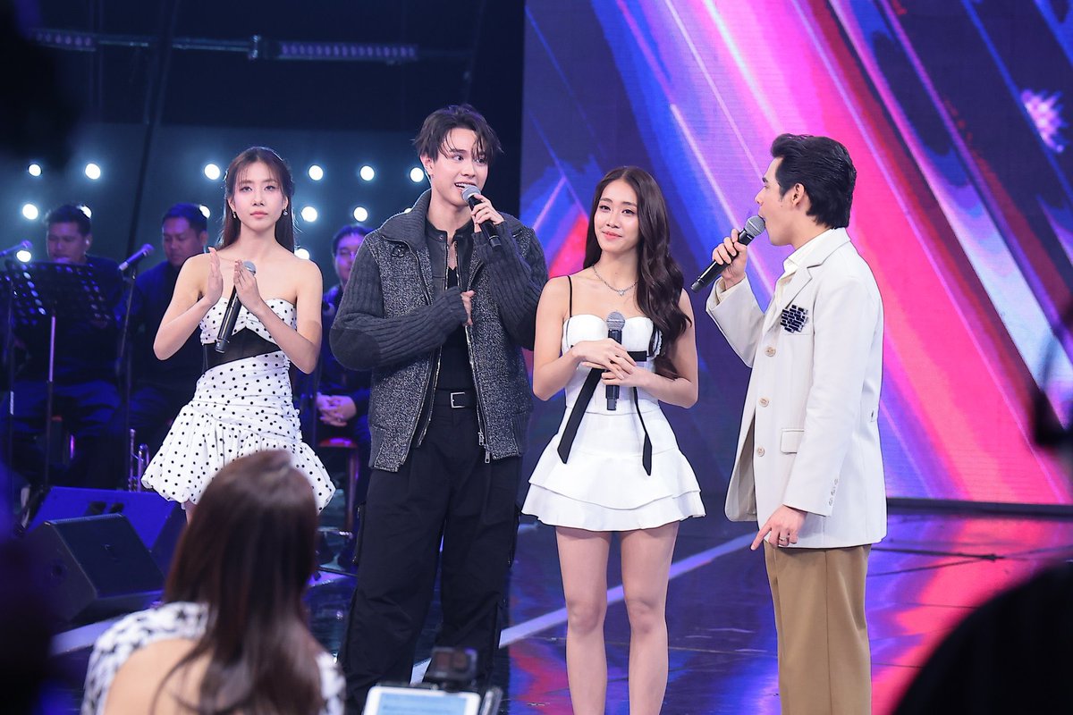 mmeenpp's tweet image. ว้าวมาก!! ไม่คิดว่าน้องไมกี้จะมาเป็นหลังกำแพงร้องเพลงกับสาวๆ4EVE ถ้ามีโอกาสอยากให้ร่วมงานกันอีกชอบมากๆเลย✨👏🏻

#TheWallSong #ร้องข้ามกำแพง #Workpoint23
#TheWallSongxMindJorin
#Mind4EVE #Jorin4EVE
#ไมกี้ปณิธาน #mikepanitan
@mikepanitan_072