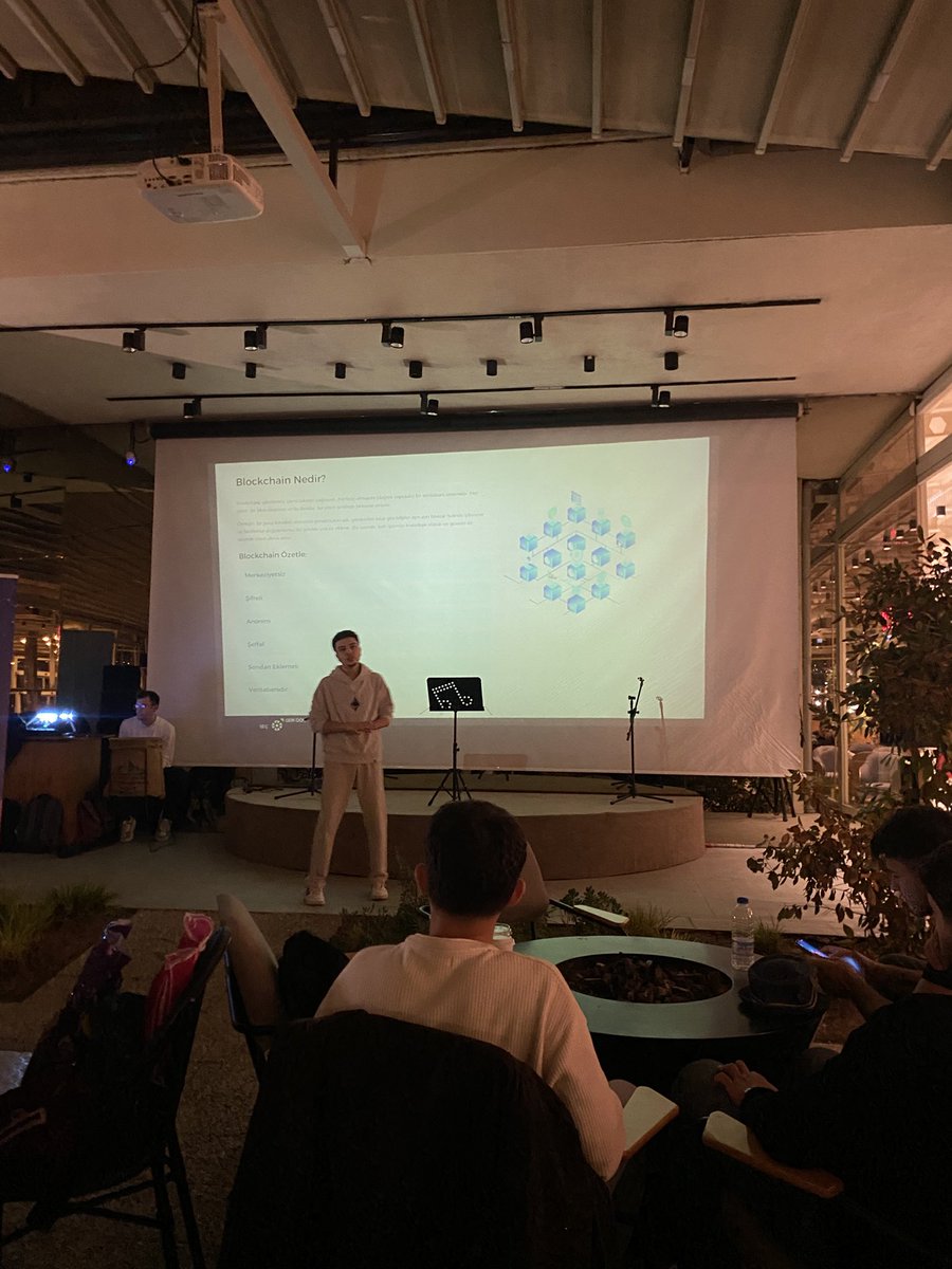 LabsGinkgo's tweet image. Hey dear Community!
Eskişehir - In my hometown we are at the event!
Thanks for @EstuBlockchain @koza_dao 
inviting us!
Greetings mates!
@batikaneth @0xfersah 
Lets continue support #crypto #ethereum 💪
