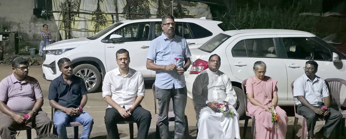 Yurialemao9's tweet image. Launched works of providing Galvulium roofing sheets over the stage and Holy Cross Chapel at Godgal Village Ambaulim in Cuncolim. Rev Fr. Carlisto Coelho, panch members Philip Fernandes, Remedio Rebello, Paroda panch member Shailesh Jotkar,  Sister Severine Pinto  were present.