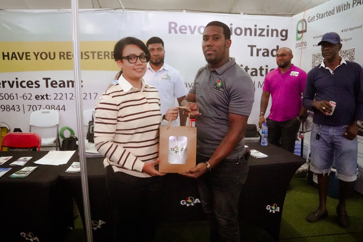 His Excellency Dr. Mohamed Irfaan Ali, President of the Cooperative Republic of Guyana and the Honourable Susan Rodrigues, Minister of Tourism , Industry and Commerce visited the GRA’s booth at GuyExpo 2025.
#GRA
#GuyExpo2025
#LeadershipinAction