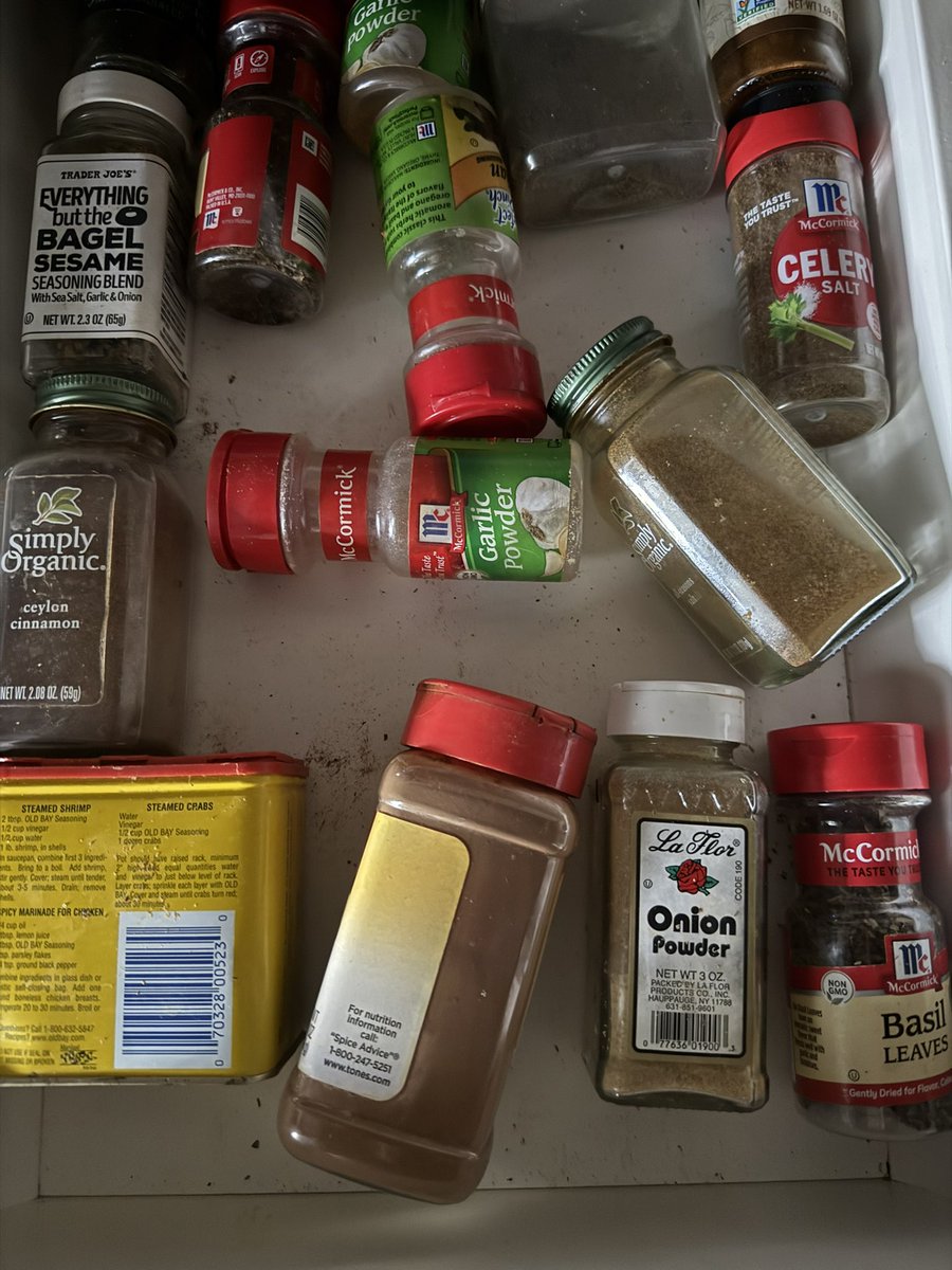 BriHReed's tweet photo. Left: my spice drawer as organized by my wife. Middle: my mother-in-law’s spice drawer. Right: What the hell does this have to do with the recent @Reuters scoop about Facebook’s business model? #grandmacoded https://t.co/9xd3aKcezz