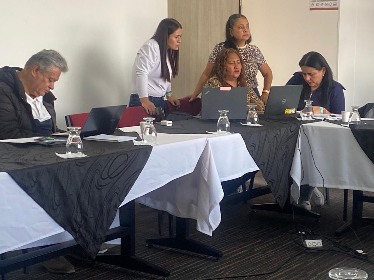 Central Unitaria de Trabajadores tweet media