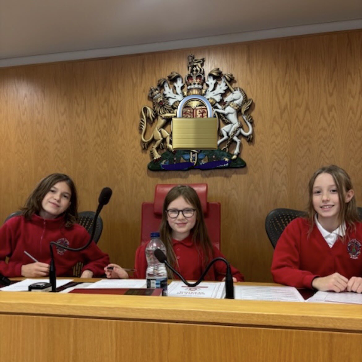 luckwellprimary's tweet photo. Our Shooting Stars took a trip to the Justice Centre where they had to prepare and enact a trial, taking on the courtroom roles, reach a verdict and explore sentencing options. @justicemuseum @ExcaliburAT https://t.co/DiHygBtSL9
