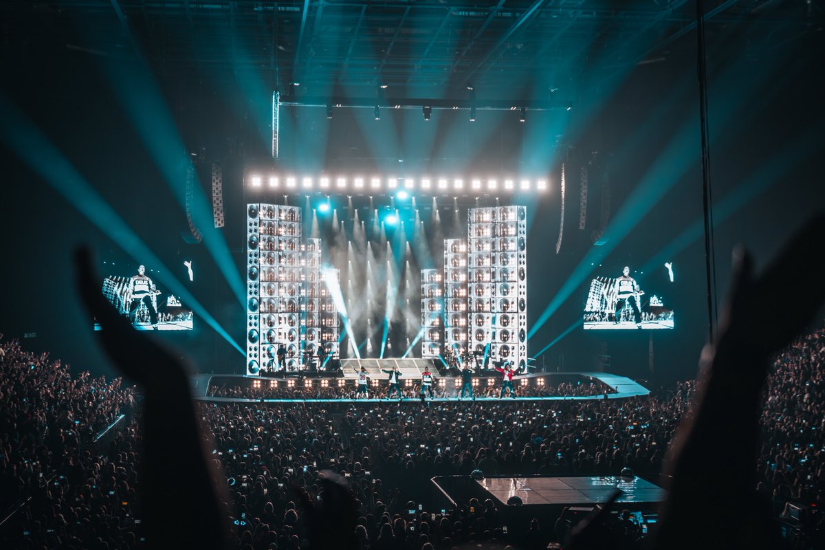 Such an incredible show last night in Sheffield 🤘 Thanks for rocking with us!

London we’ll see you soon for our third and final show at <a href="/TheO2/">The O2</a> 🤯