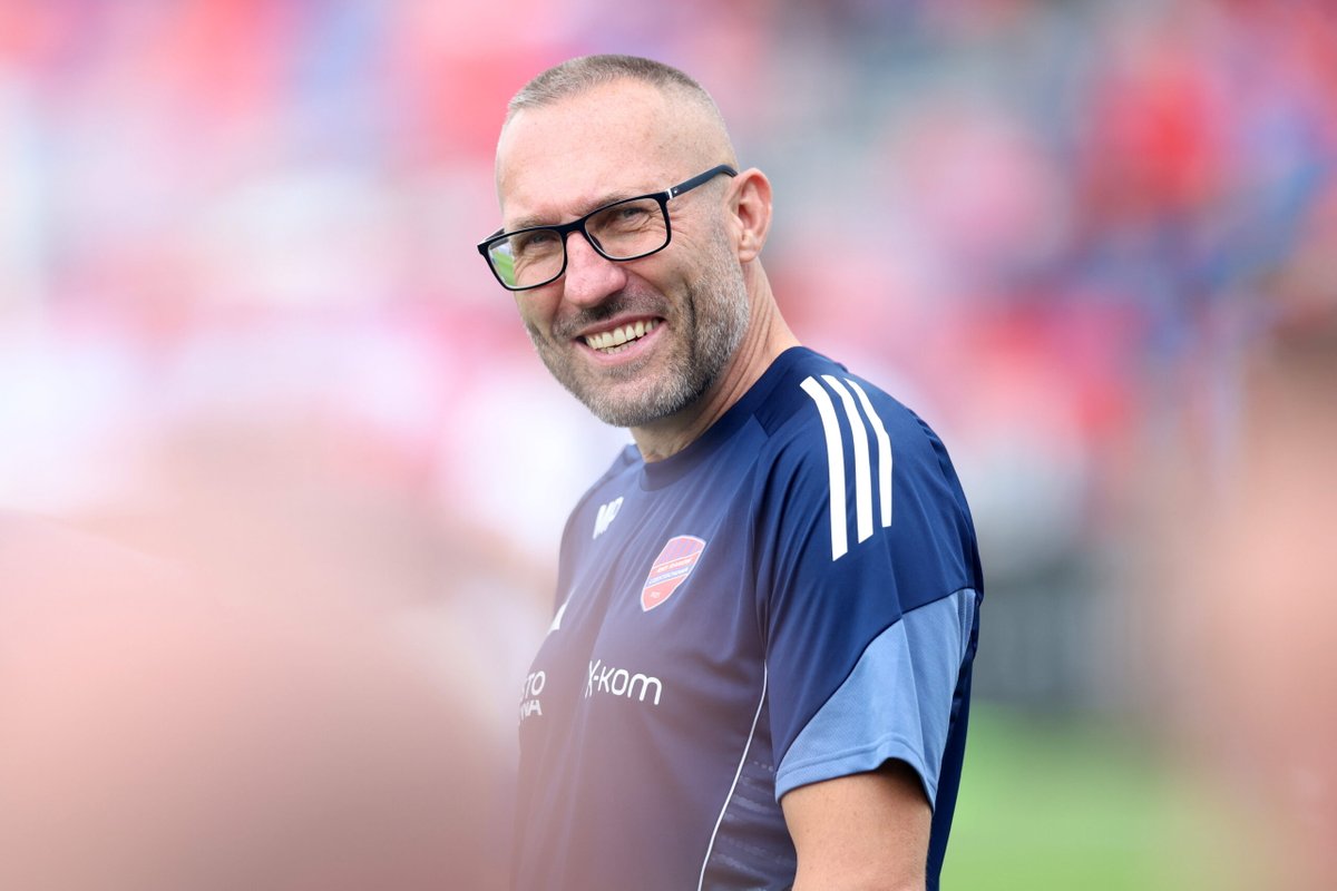 jakubbialek's tweet image. 🚨 Klauzula odejścia Marka Papszuna NIE DOTYCZY  Ekstraklasy ‼️

Legia musi przekonać nie tylko trenera, ale też sam klub.