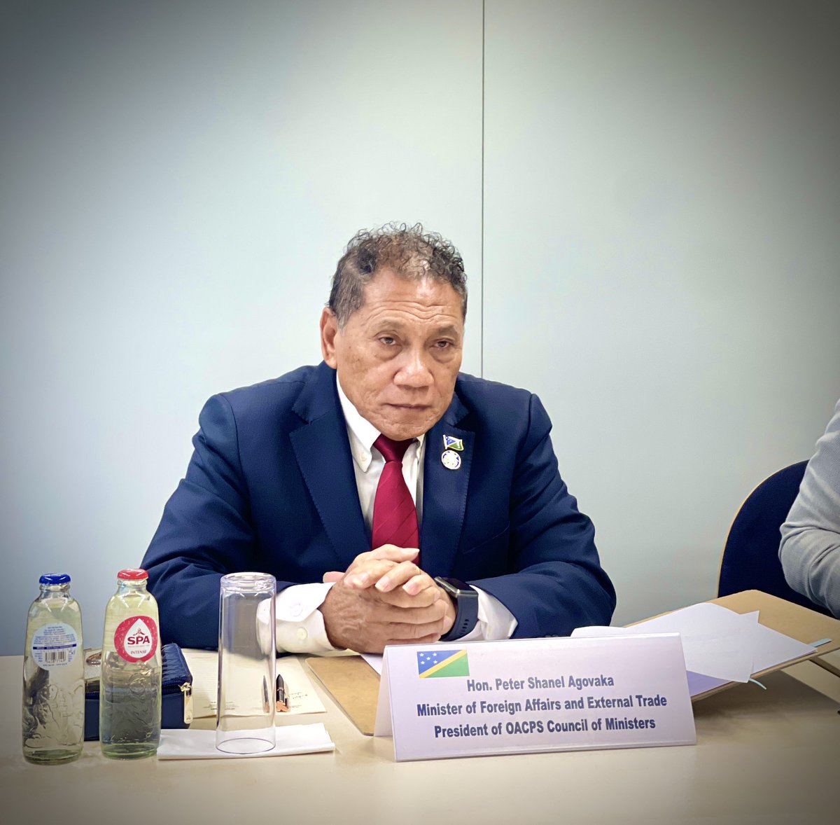 PressACP's tweet image. The Secretary-General of the OACPS, H.E. Moussa Saleh Batraki @MBatraki , today received H.E. Peter Shanel Agovaka, Minister of Foreign Affairs and External Trade of Solomon Islands and Chair of the OACPS Council of Ministers, at the Organisation’s Headquarters in Brussels.

The…