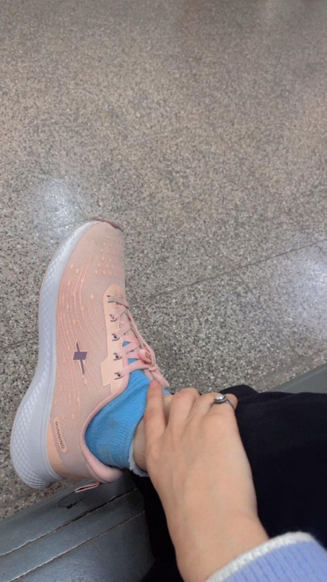 Shoes
Make your wallet lose💵