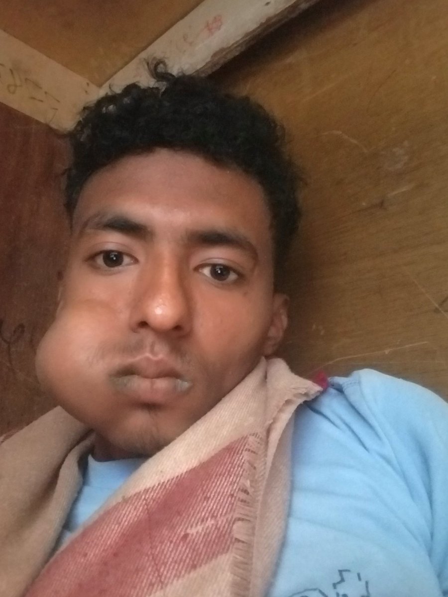 alsbry69922's tweet photo. العين التي تمتلئ بك 
لن تنظر لـ غيرك ، حاضراً كُنت أو غائبا !! https://t.co/xURUjkvjff