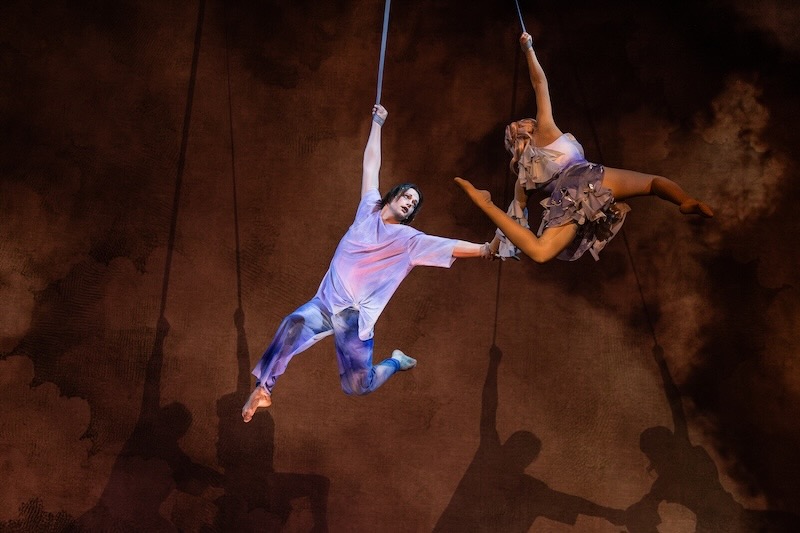 ProjectorCentrl's tweet image. Epson Projection Premieres in Berlin&apos;s Cirque du Soleil ALIZÉ - @Epson  high-performance laser projectors have officially debuted in @Cirque du Soleil ALIZÉ in Berlin, fusing physical artistry with illusion in a new performance style called Acromagic. projectorcentral.com/Epson-Projecti…