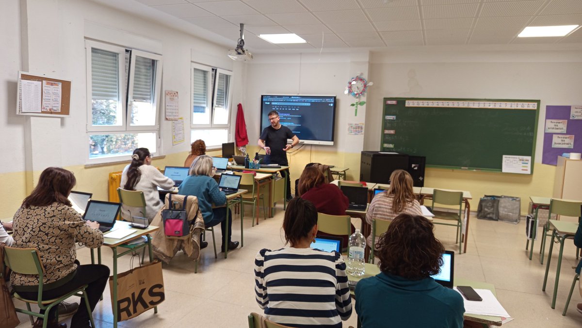 Transformando la enseñanza afrontando nuevos retos  en el curso  “Inteligencia Artificial aplicada al aula” en el CEIP Juan Jaén, con la colaboración de Víctor Sánchez <a href="/VicEscAntartika/">Víctor Sánchez Mateos</a>
#Formacióncyl  <a href="/cfiesalamanca/">CFIE SALAMANCA</a>