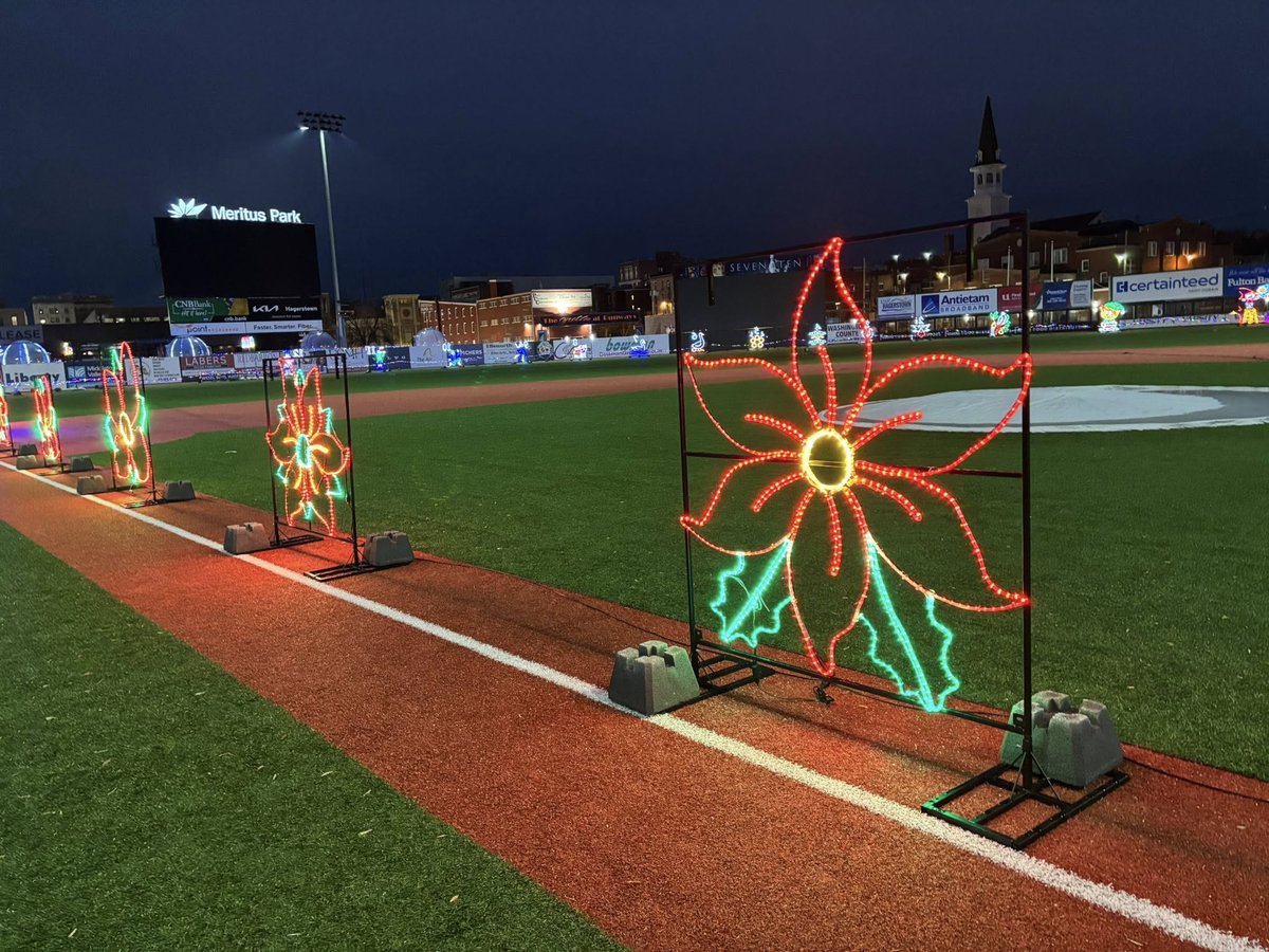 goflyingboxcars's tweet image. &apos;𝓣𝔀𝓪𝓼 𝓽𝓱𝓮 𝓷𝓲𝓰𝓱𝓽 𝓫𝓮𝓯𝓸𝓻𝓮 𝓓𝓲𝓪𝓶𝓸𝓷𝓭𝓕𝓮𝓼𝓽 🎅

Kick off opening night tomorrow, at The Brick Tavern&apos;s kick off party from 4-5 pm

Gates open at 5:30 for our first ever DiamondFest night!

🎟️ tinyurl.com/3hs5dfzx
📰 diamondfesthagerstown.com

#AllSystemsGo🛫