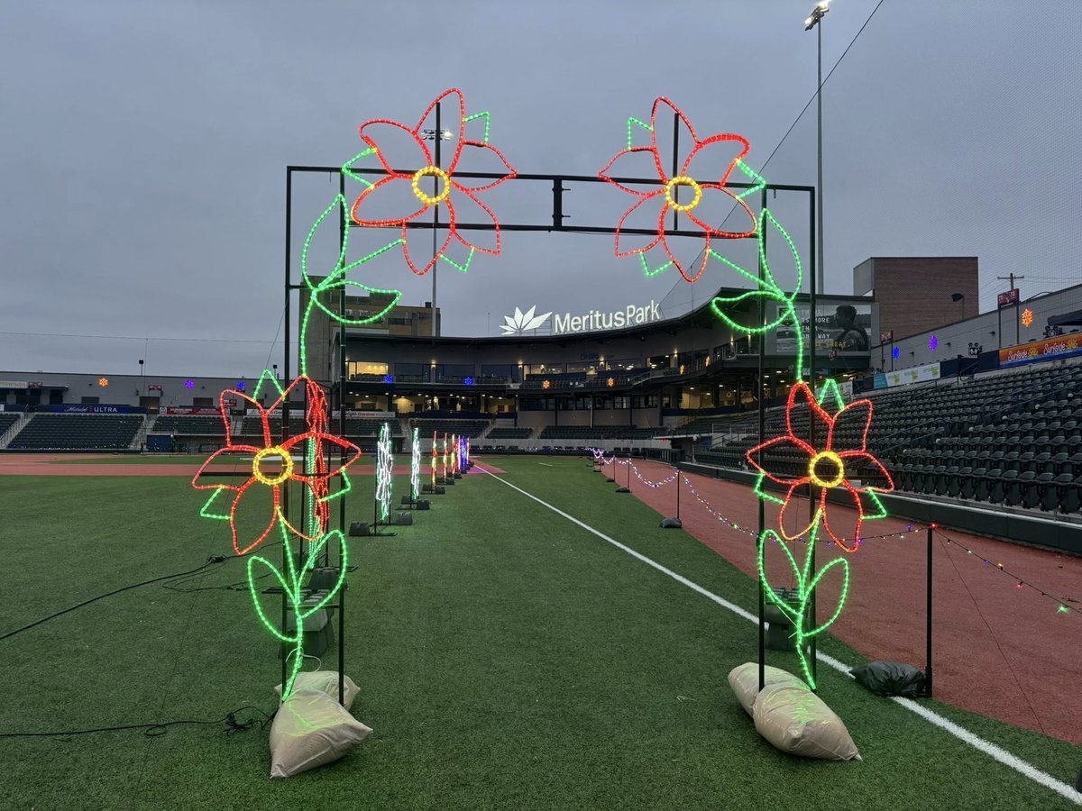 goflyingboxcars's tweet image. &apos;𝓣𝔀𝓪𝓼 𝓽𝓱𝓮 𝓷𝓲𝓰𝓱𝓽 𝓫𝓮𝓯𝓸𝓻𝓮 𝓓𝓲𝓪𝓶𝓸𝓷𝓭𝓕𝓮𝓼𝓽 🎅

Kick off opening night tomorrow, at The Brick Tavern&apos;s kick off party from 4-5 pm

Gates open at 5:30 for our first ever DiamondFest night!

🎟️ tinyurl.com/3hs5dfzx
📰 diamondfesthagerstown.com

#AllSystemsGo🛫