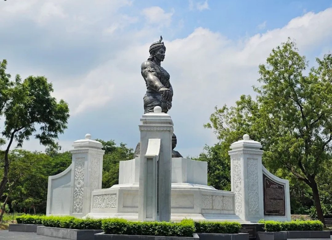 IndexBihar's tweet image. Newly installed statue of Magadh Samrat Jarasandh at Jai Prakash Udyan, Rajgir.
