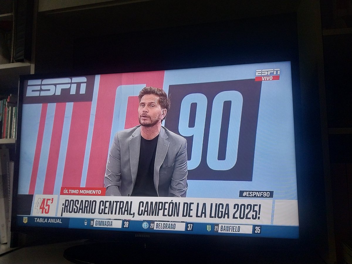 No puede haber campeón de Liga cuando no hay Liga, o sea: campeonato de todos contra todos.