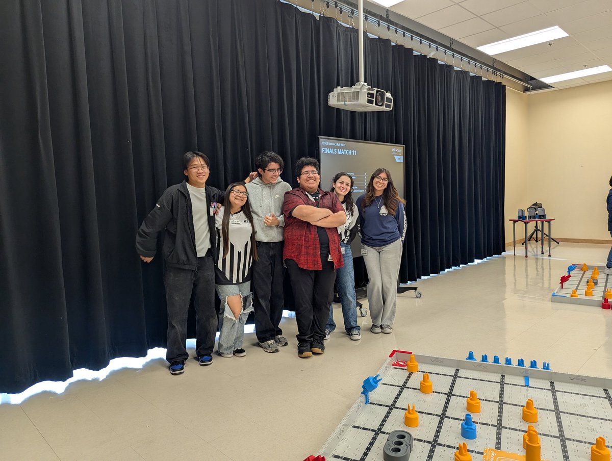IrmaSarmi's tweet image. Continuing the momentum: After winning Tournament Champions and Design award at Franklin&apos;s VEX Tournament, teams 8787A and 91532A volunteered as Refs next day at Tierra del Sol VEX IQ Mix &amp;amp; Match @BrianoChristina @EastwoodHQ @RobRobledoEHS @YsletaISDCTE @RobotEvents @VEXRobotics