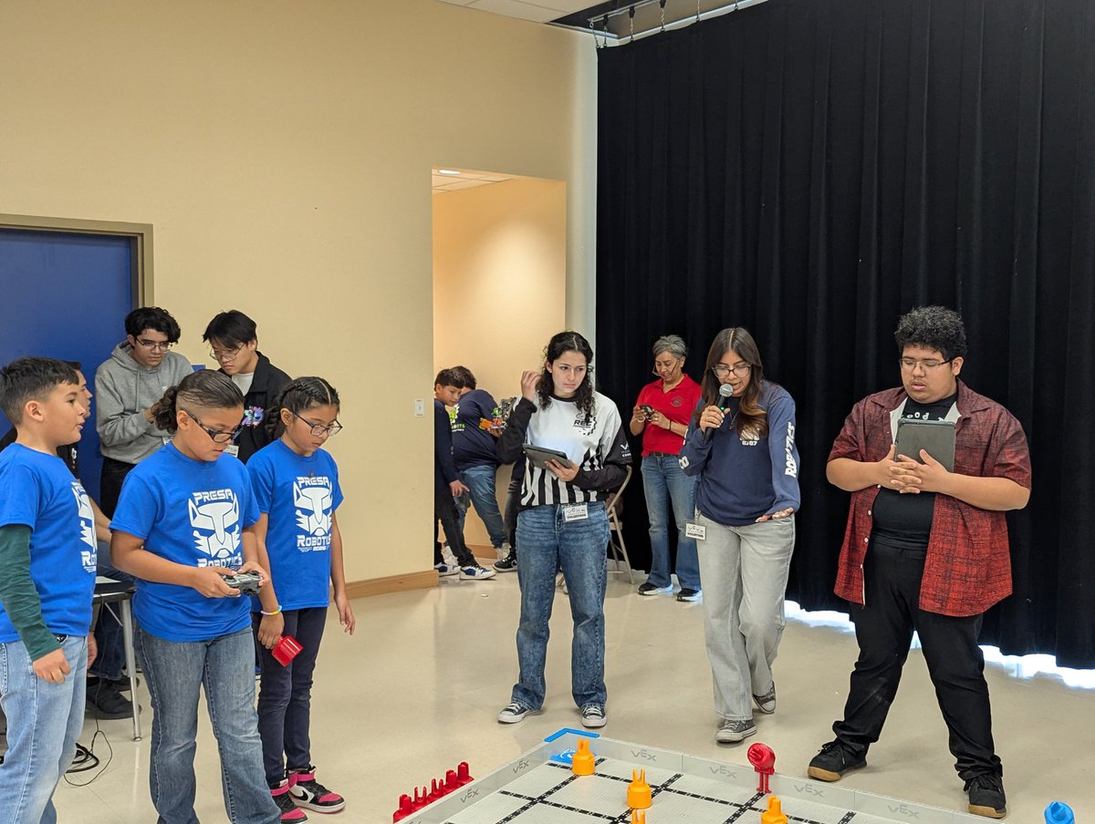 IrmaSarmi's tweet image. Continuing the momentum: After winning Tournament Champions and Design award at Franklin&apos;s VEX Tournament, teams 8787A and 91532A volunteered as Refs next day at Tierra del Sol VEX IQ Mix &amp;amp; Match @BrianoChristina @EastwoodHQ @RobRobledoEHS @YsletaISDCTE @RobotEvents @VEXRobotics