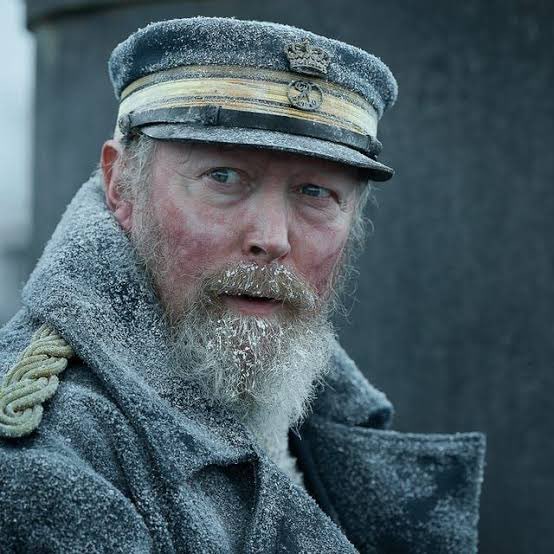 manumanito's tweet image. Desde otra perspectiva Frankenstein trata de un capitán medio metiche que en lugar de ayudar a sacar a su tripulación y prefirió escuchar el chisme de vagabundo gótico y su hijo deforme, casi que terapia familiar.