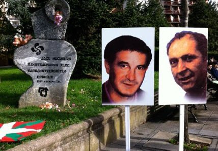 Avui que tothom recordarà que la rata feixista moria al llit, no oblidem que els seus hereus, anys més tard, assassinaven a #SantiBrouard i #JosuMuguruza. També, si estirem una mica del fil roig de la història i la memòria, #Durruti era abatut a Madrid l’any 36 #20N