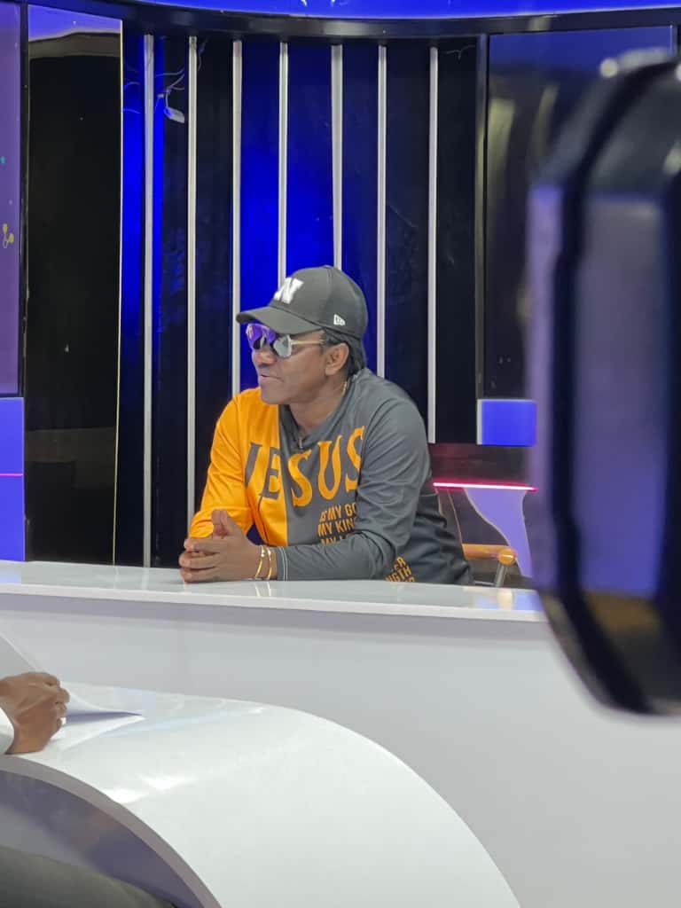 canal2inter's tweet image. [ #𝐍𝐎𝐖 | 𝐋’𝐚𝐫𝐭𝐢𝐬𝐭𝐞 𝐍𝐝𝐞𝐝𝐢 𝐄𝐲𝐚𝐧𝐠𝐨 𝐞𝐬𝐭 𝐋𝐀̀ 🤩🔥 ]

Légende de la musique camerounaise, énergie, vibes et révélations… Ne manquez rien !

👉🏾 C’Comment est en direct, rejoignez-nous maintenant !

#CComment
#Canal2international