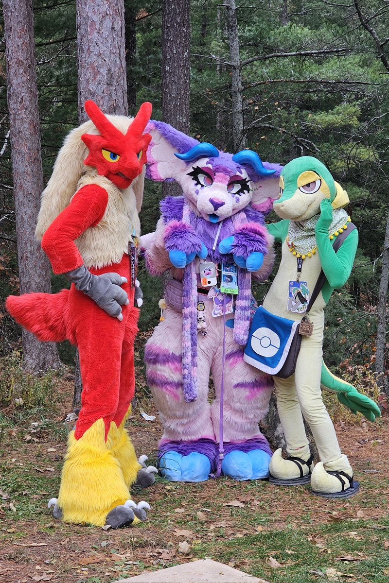 FurryChi's tweet photo. Meet my two fave starters! 💕

Sol the Blaziken 🔥🐔
and Taji the Snivy 🍃🐍

#Aquatifur2025 https://t.co/1eZtn1jFHE