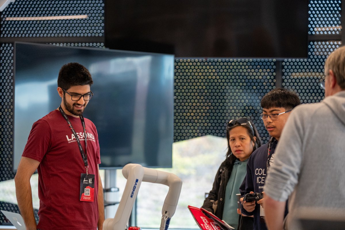 LassondeSchool's tweet image. Mechatronics Engineering offers a practical, hands-on approach to modern technology. Beyond labs and lectures, students apply learning to real projects and build technical and problem-solving skills for emerging fields. — Aref Nasiri, Mechatronics Engineering student

#DiscoverYU