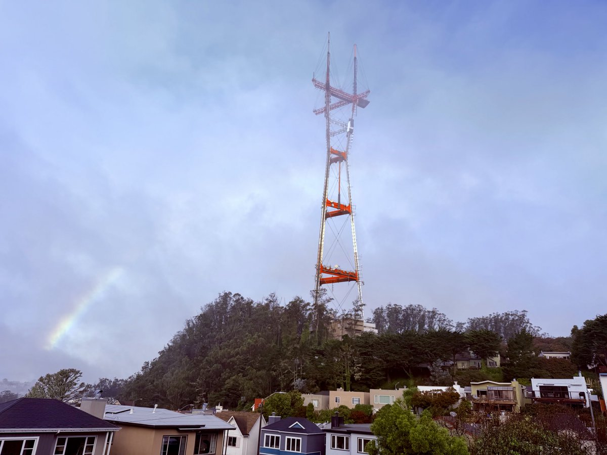 devalapatel's tweet image. Happy Thursday @SutroTower 🌈