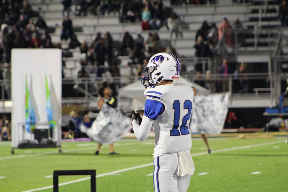 CTQuarterback12's tweet photo. I miss football season ngl https://t.co/OFYGa9ra6i