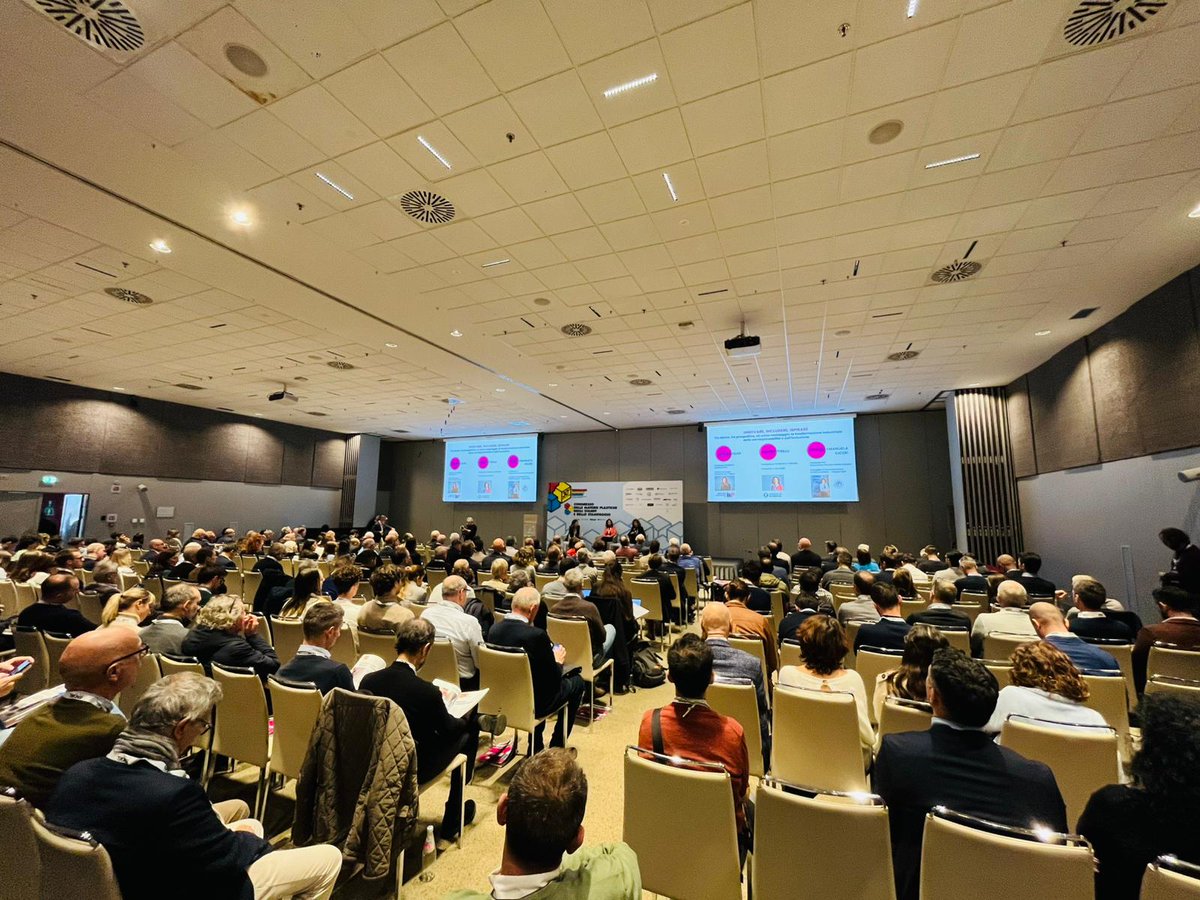 APIdal1946's tweet image. Oggi A.P.I. ha partecipato al XXX Congresso delle materie plastiche .

Due i momenti in cui le #PMI sono state protagoniste. 
Vuoi saperne di più? 
linkedin.com/feed/update/ur…

#apinonsiferma #apifaimpresa #innovazione #sostenibilità