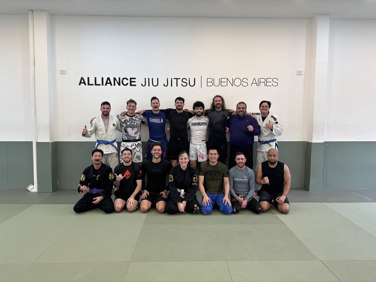 FelixHowes's tweet image. BJJ DAO @EFDevcon what a group. Some seriously dangerous nerds.