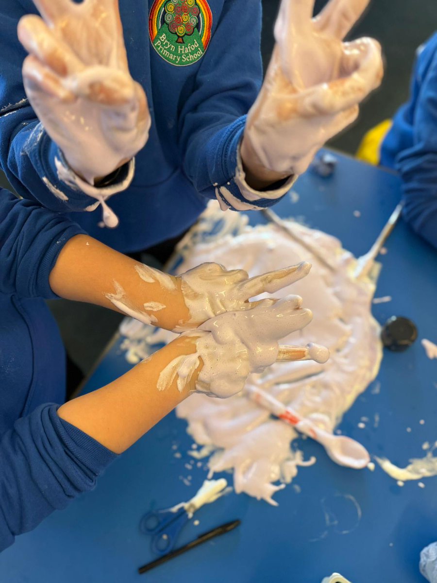 BrynHafodPrm's tweet image. STEM club is buzzing with excitement today! Last week’s bouncy egg experiment results are in, and the kids are testing them out - watching eggs transform into bouncy wonders! This week, they’re diving into slime-making.#STEM  #BouncyEgg #SlimeMaking
