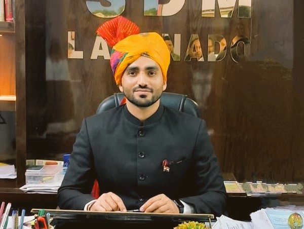 matiyamet_'s tweet image. &quot;जब दो पैन कार्ड बनवाने से 7 साल की जेल होती है।&quot; 

🚨 लेकिन फर्जी EWS सर्टिफिकेट , फर्जी OBC NCL बनाकर लाखों की नौकरी , साथ ही स्कॉलरशिप और आरक्षण को लूटा जाता हैं तब सिस्टम को मोतियाबिंद क्यों हो जाता है ??