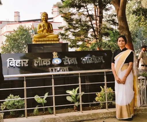 matiyamet_'s tweet image. &quot;जब दो पैन कार्ड बनवाने से 7 साल की जेल होती है।&quot; 

🚨 लेकिन फर्जी EWS सर्टिफिकेट , फर्जी OBC NCL बनाकर लाखों की नौकरी , साथ ही स्कॉलरशिप और आरक्षण को लूटा जाता हैं तब सिस्टम को मोतियाबिंद क्यों हो जाता है ??