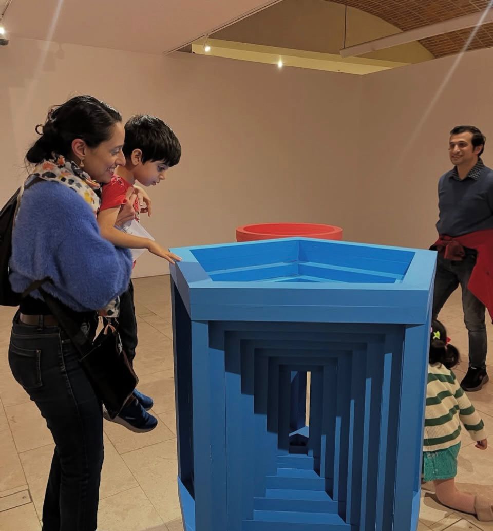 SOAS_SPIZS's tweet image. 🌱Last week we welcomed a wonderful group of young visitors from the ZTFE Fun Club to our exhibition at @SoasGallery 
If you’d like a tour, register here: eventbrite.co.uk/o/soas-gallery…

If you can&apos;t attend in person: 
fezana.org/cosmos-memory-…
 @thefezana @SOAS