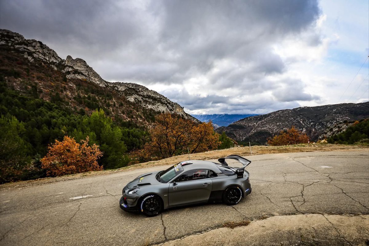 SebastienLoeb's tweet image. Journée de tests au top avec toute l’équipe #GLAutomobiles 👌🏻 Un grand merci à tous 🙏🏼

Hâte d’en découdre au Rallye du Var dans 1 semaine 🔥

#RedBull #RichardMille #Michelin #GLAutomobiles #Bardahl