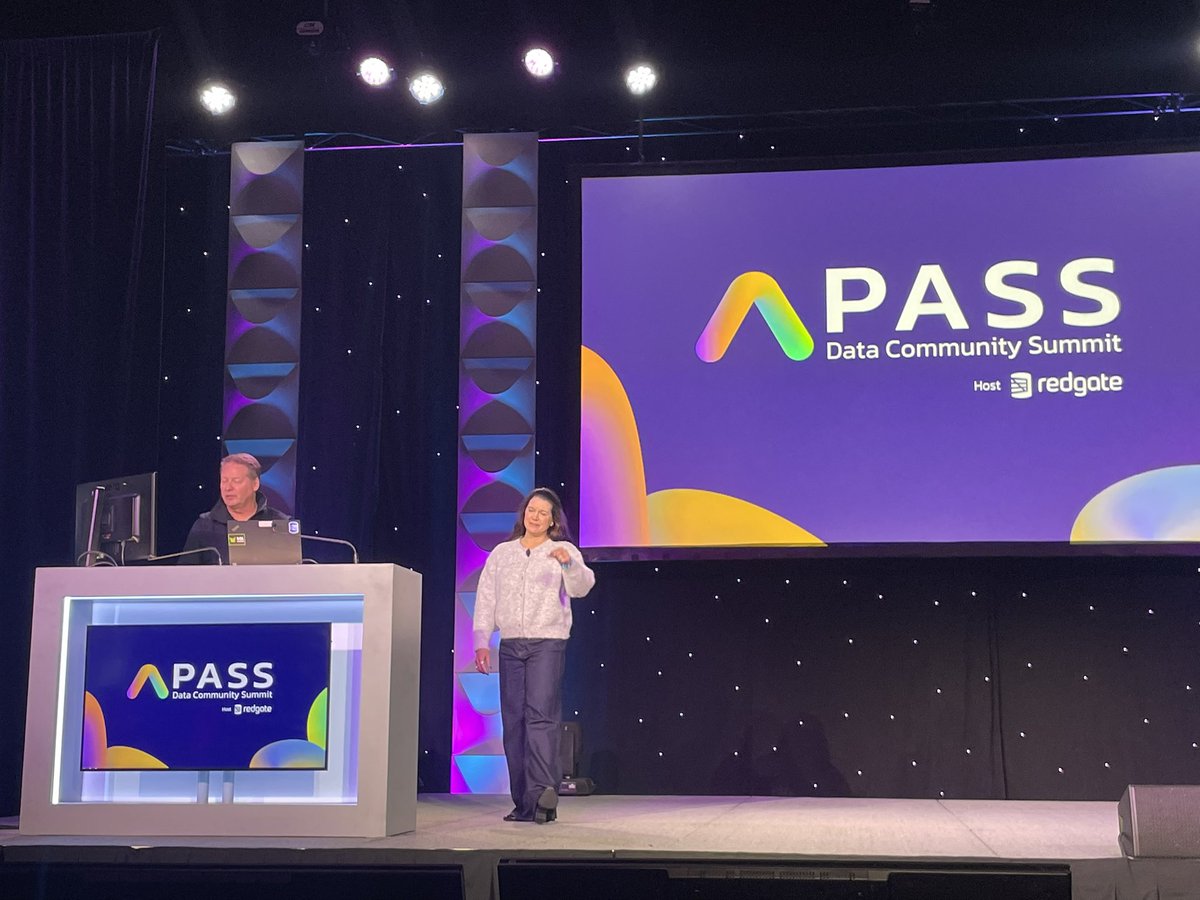 ReviewMyDB's tweet image. @bobwardms battling @erinstellato for @AnalyticAnna in SSMS at @PASSDataSummit 

#ssms #passdatasummit #passsummit #passdatacommunitysummit