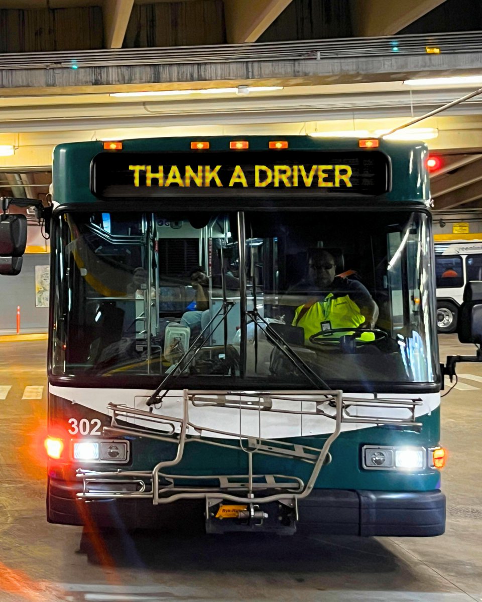 🦃🍂 Happy Thanksgiving! 

Don't forget to thank the bus operators who keep our community rolling! 🙌

🫵 Think you might want to be a driver? Go to greenvillesc.attract.neogov.com/greenlink-recr… to learn more about career opportunities at <a href="/RideGreenlink/">Greenlink Transit</a>!