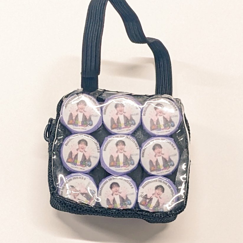 一つ目
右下だけサイン入れてみた